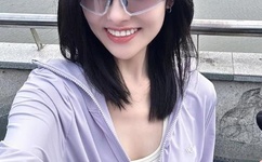 床上伸舌头哔哩哔哩